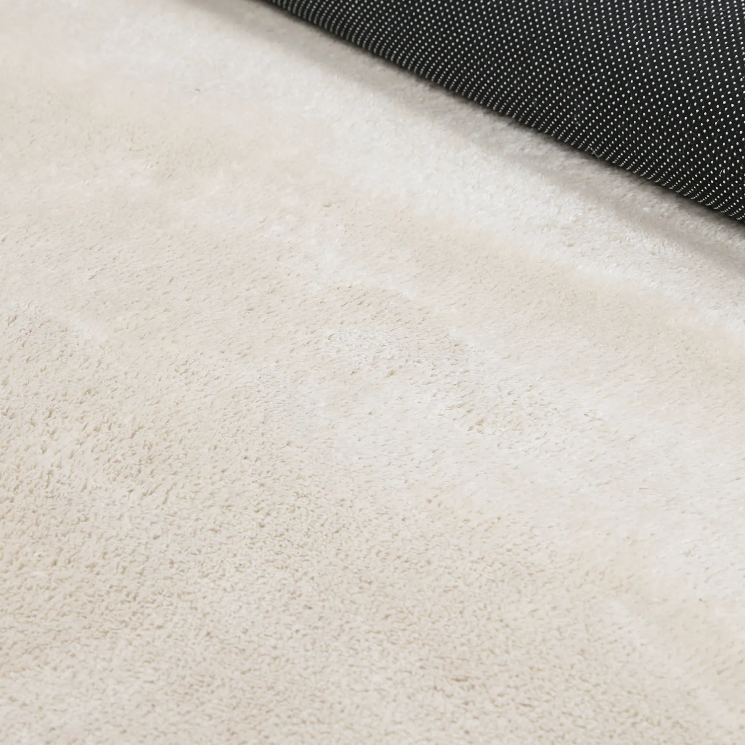 Tappeto Shaggy Ondulato Asimmetrico - Aranga Super Soft Fur (beige)
