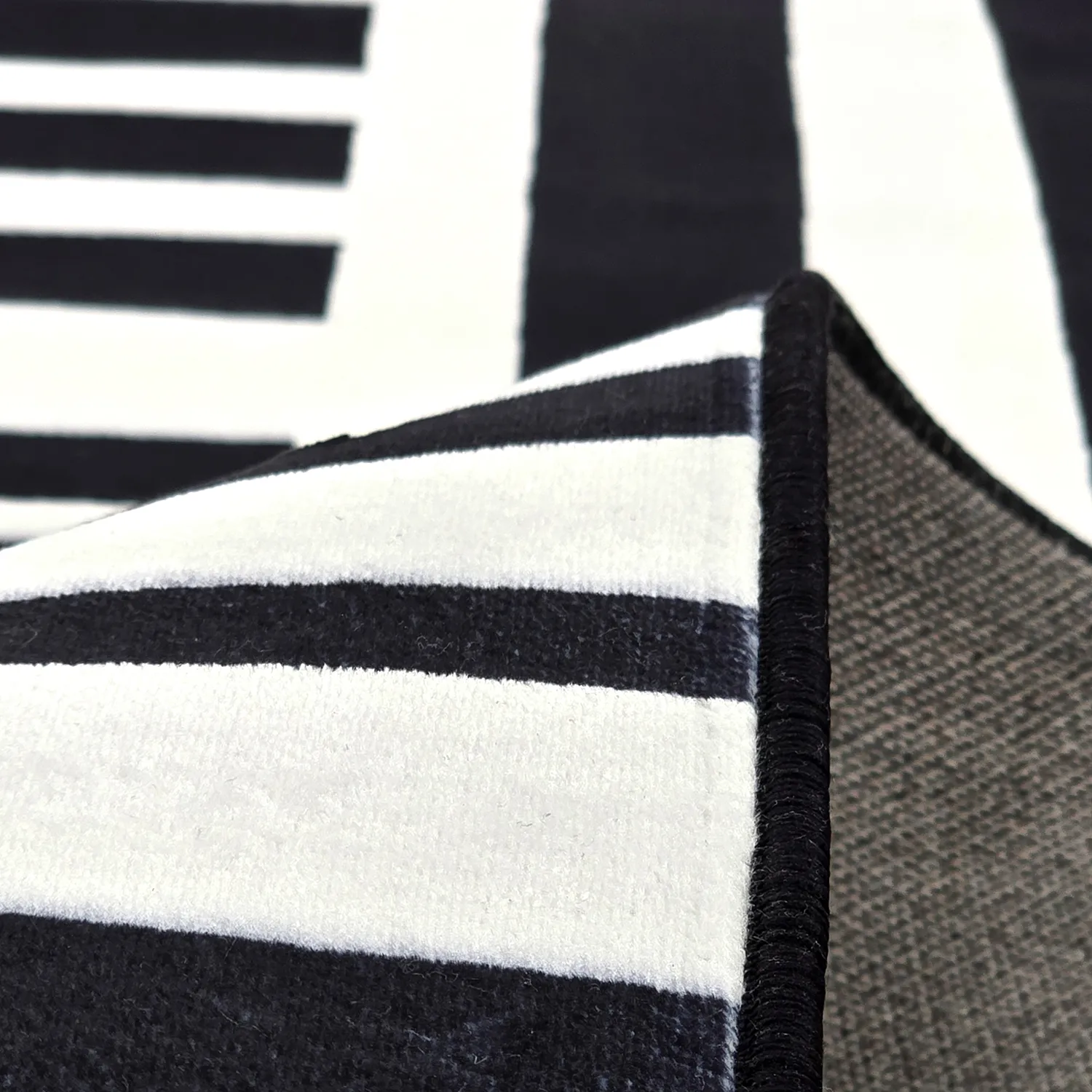 Tappeto Wilton - Joma (bianco/nero)